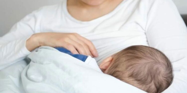 आईचे दूध बाळासाठी धोकादायक! केजीएमयूचा धक्कादायक खुलासा