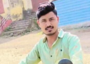 स्टेटसवर स्वत:लाच श्रद्धांजली, भावाला फोन केला अन्‌.. जळगावातील धक्कादायक घटना