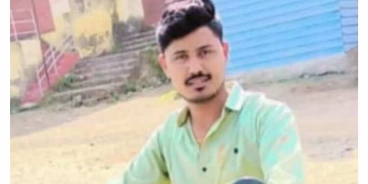 स्टेटसवर स्वत:लाच श्रद्धांजली, भावाला फोन केला अन्‌.. जळगावातील धक्कादायक घटना