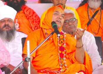 बंजारा समाजाचं मूळ सनातन हिंदू धर्मातच आहे  – पू . मुरारी बापू 