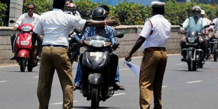 वाहतुकीच्या नियमात मोठा बदल ; हे नवीन नियम त्वरित जाणून घ्या