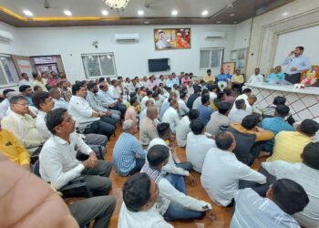 विकास कामांसोबतच व्यक्तिगत लाभाच्या योजनांचा जनतेला लाभ मिळवून द्या- आ.किशोरअप्पा पाटील