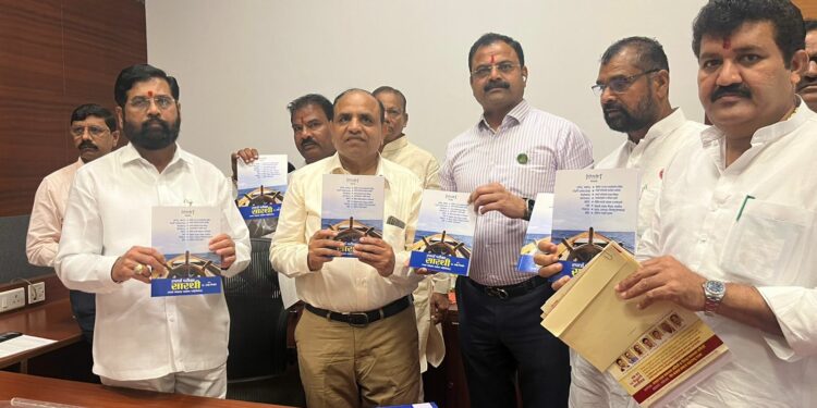 प्रा.राजेंद्र चिंचोले लिखित ‘स्पर्धा परीक्षा सारथी’ पुस्तकाच्या नवीन आवृत्तीचे मुख्यमंत्री एकनाथ शिंदे यांच्या हस्ते मुंबईत प्रकाशन