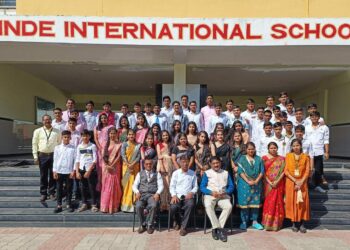 शिंदे इंटरनॅशनल स्कूल मधील दहावीच्या विद्यार्थ्यांना निरोप