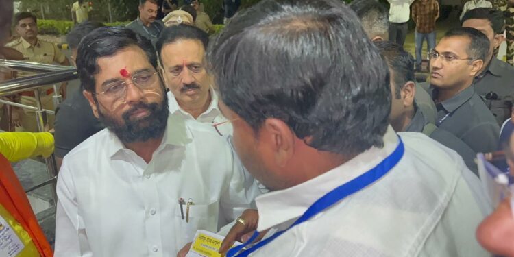 पत्रकारांसाठी कायपणं! मुख्यमंत्री एकनाथ शिंदे यांचे कमलेश देवरेंना आश्वासन