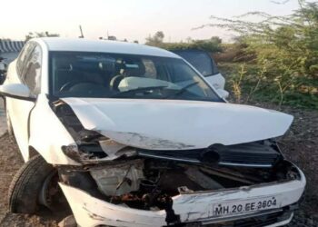 जळगाव : रस्त्यात कुत्रा आला अन् झाला मोठा अपघात, पण..