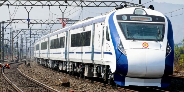 वंदे भारत एक्स्प्रेस वाढतेय या शहरांमधून; जाणून घ्या मार्ग आणि भाडे