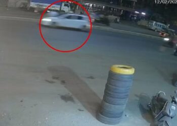 अरे बापरे.. वाहतूक पोलिसाला तब्बल दीड किलोमीटर फरफटत नेलं ; पहा अंगावर काटा आणणारा VIDEO