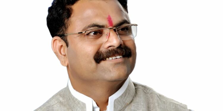 दिव्यांगांच्या सहाय्यक साहित्य खरेदी खर्चाच्या तरतुदी मध्ये वाढ ;आ.किशोर अप्पा पाटील यांच्या पाठपुराव्याला यश