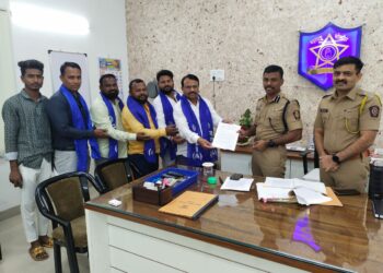 खडसेनीं केलेल्या वक्तव्याविरूद्ध शासनाने कठोर कारवाई करावी – रिपाईचे अनिल अडकमोल यांचे निवेदन