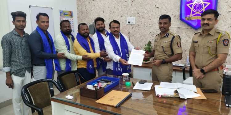 खडसेनीं केलेल्या वक्तव्याविरूद्ध शासनाने कठोर कारवाई करावी – रिपाईचे अनिल अडकमोल यांचे निवेदन