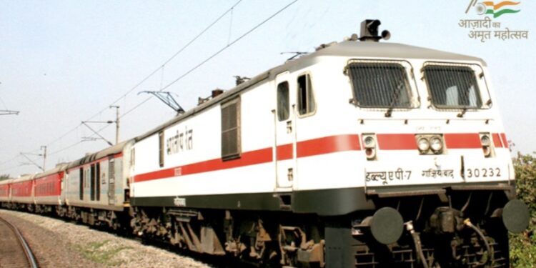 महाराष्ट्र एक्सप्रेससह १० रेल्वे गाड्या रद्द, इतर गाड्यांच्या मार्गातही बदल ; जाणून घ्या सविस्तर…