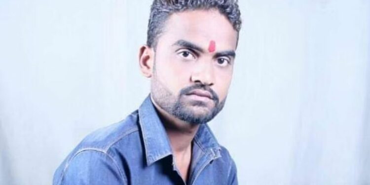 भररस्त्यात नगरसेवकाची धारधार शस्त्राने वार करून निर्घृण हत्या ; महाराष्ट्रातील धक्कादायक घटना