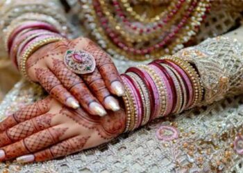 नवरी लग्नाच्या मिरवणुकीची पाहत होती वाट ; फोन करताच वराचे वडील म्हणाले.. ते वाक्य ऐकून सगळे झाले हैराण 