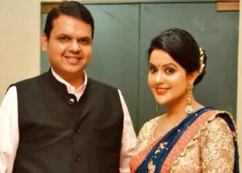 देवेंद्र फडणवीसांच्या विरोधात मोठे षडयंत्र? पत्नी अमृताने दाखल केली FIR, नेमकं काय आहे प्रकरण?