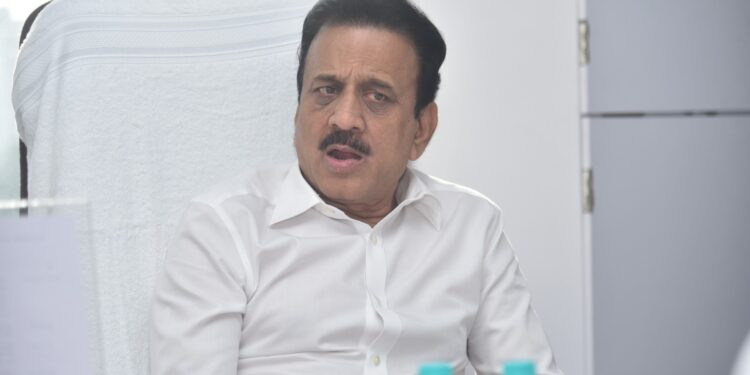 जळगावच्या शासकीय वैद्यकीय महाविद्यालय व रुग्णालयाच्या थायरॉईड ओपीडीचे वैद्यकीय शिक्षण मंत्री गिरीष महाजन यांच्या हस्ते उद्घाटन