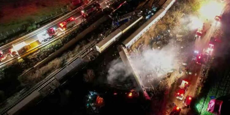 भीषण अपघात : दोन ट्रेनच्या धडकेत 26 ठार, 85 हून अधिक जखमी