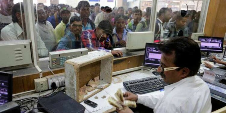 रेल्वे प्रवाशांसाठी अत्यंत महत्वाची बातमी, उद्या ‘या’ वेळेस प्रवासी आरक्षण व्यवस्था राहणार बंद