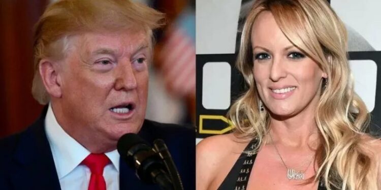 Donald Trump Arrest; अमेरिकेच्या इतिहासातील मोठी बातमी ; डोनाल्ड ट्रम्प यांना कोर्टातच अटक