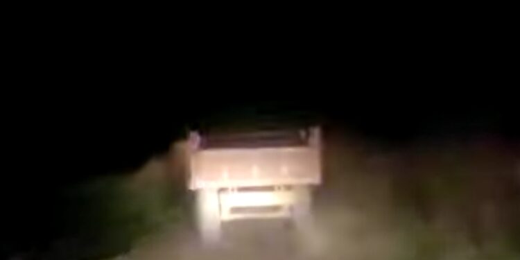 महसूल पथकाने ताब्यात घेतलेले अवैध वाळुचे ट्रॅक्टर पळविले !