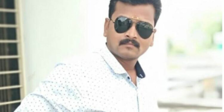 घरात येताच मुलाला वडिल नको त्या अवस्थेत दिसले अन्.. जळगावातील धक्कादायक घटना