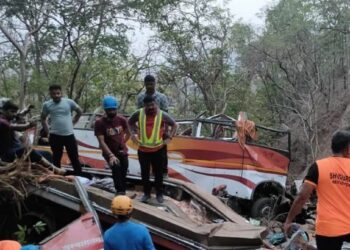 राज्यातील धक्कादायक घटना! 41 प्रवाशी घेऊन जाणारी खासगी बस दरीत कोसळली, अनेक प्रवाशांचा..