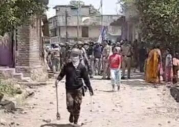 अट्रावल येथे महापुरूषांच्या पुतळ्याची तोडफोड करून विटंबना, गावात तणावाचे वातावरण 