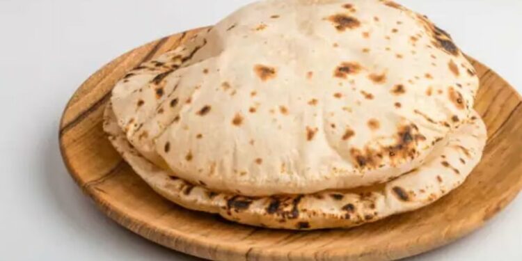 दिवसभरात किती चपात्या खाव्यात? चपात्याबाबत ‘या’ गोष्टी तुम्हाला माहिती का? घ्या जाणून