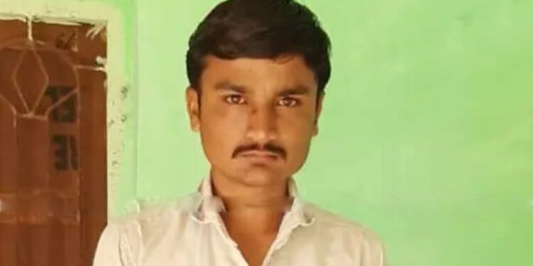 कर्जबाजारीला कंटाळून अवघ्या 24 वर्षीय तरुण शेतकऱ्याने उचललं टोकाचं पाऊल ; जळगावातील घटना