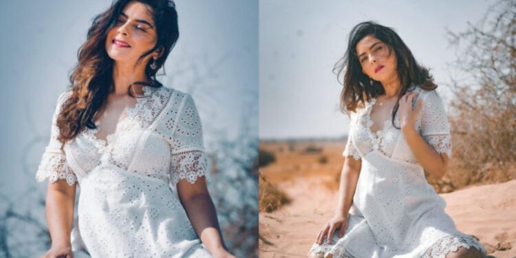 सोनाली कुलकर्णीचा ब्यूटीफुल लूक पाहिलात का?  फोटोंनी वेधलं चाहत्यांचं लक्ष