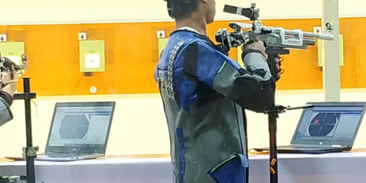 शूटिंग चॅम्पियनशिप स्पर्धेत जळगावच्या निखिल सपकाळे यास ‘सुवर्णपदक’