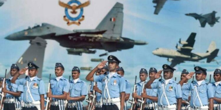 12वी ते पदवी उत्तीर्णांसाठी सुवर्णसंधी..! भारतीय हवाई दलात मोठ्या भरतीची घोषणा