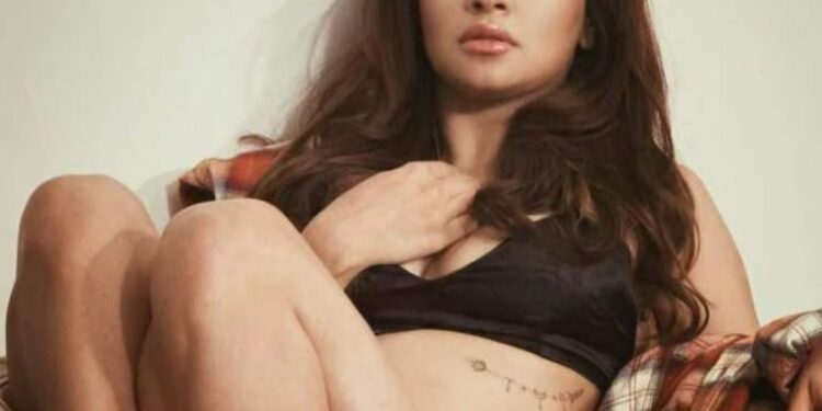 अवनीत कौरच्या बोल्ड लूकने इंटरनेटचा पारा वाढवला; फोटो पाहून चक्रावून जाल