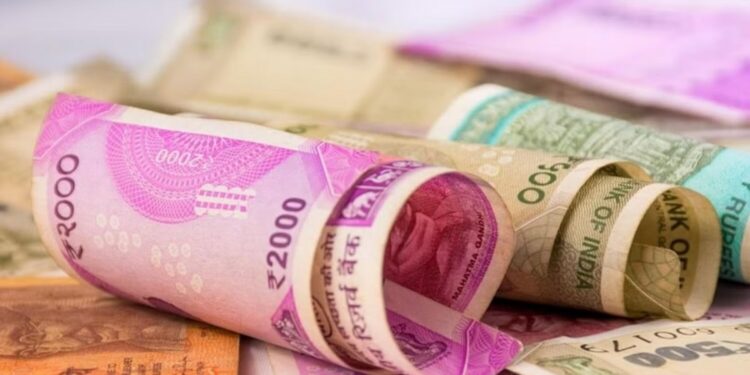 सामान्यांसाठी सरकारची जबरदस्त योजना! वार्षिक फक्त 436 रुपये भरा, 2 लाखांपर्यंतचा मिळेल लाभ