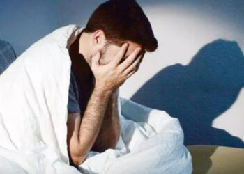 Health News : रात्री झोपण्यापूर्वी चुकूनही ‘या’ गोष्टी खाऊ नका ; अन्यथा..