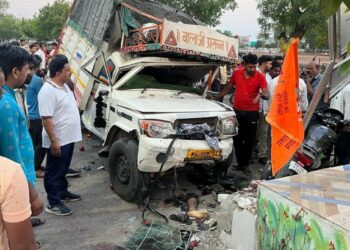 अरे बापरे! पाचोऱ्यात भरधाव पिकअपची चौघांना धडक ; पायाचे तुकडे होऊन जागीच पडले