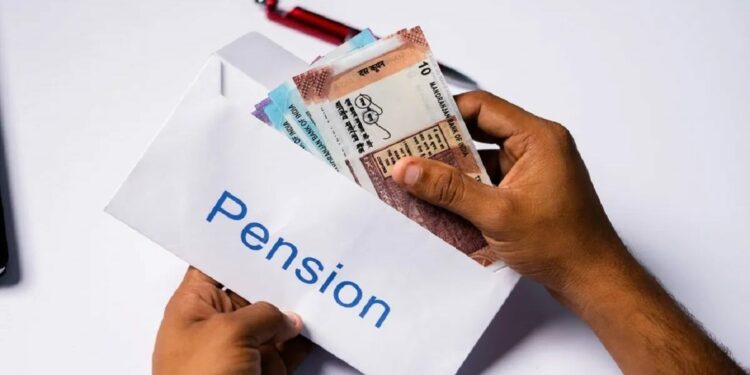 पेन्शनधारकांसाठी मोठी बातमी, आता तुमच्याकडून जास्त पैसे कापले जाणार! सरकारने हा नियम बदलला