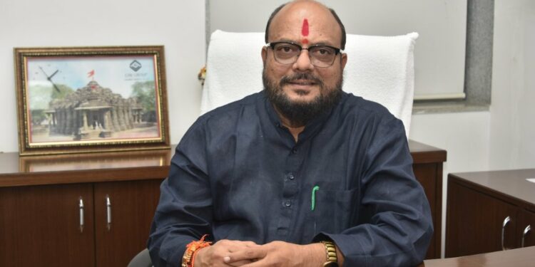 पालकमंत्री गुलाबराव पाटील यांचा वाढदिवस विविध उपक्रमांनी साजरा ; मुख्यमंत्री, उपमुख्यमंत्र्यांनी दिल्या शुभेच्छा!