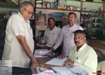 एरंडोल तालुक्यातील कृषी केंद्रांवर अचानक तपासणी