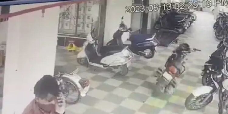 बिपरजॉय चक्रीवादळ येण्याआधी अशी अवस्था आहे, जर.. हा व्हिडीओ पाहून…