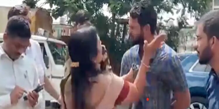 राज्यातील महिला आमदाराचा व्हिडीओ व्हायरल! अभियंत्याला शिवीगाळ करत लगावली कानशिलात