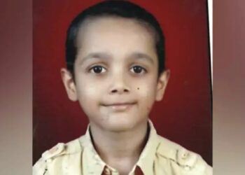 Bhusawal : शाळेचा पहिलाच दिवस, प्रार्थना म्हणताना 8वीच्या विद्यार्थ्याला मृत्यूने गाठलं, नेमकं काय घडलं?