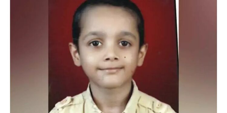 Bhusawal : शाळेचा पहिलाच दिवस, प्रार्थना म्हणताना 8वीच्या विद्यार्थ्याला मृत्यूने गाठलं, नेमकं काय घडलं?