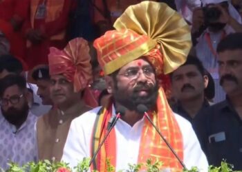 शिवप्रेमींसाठी मोठं गिफ्ट ! मुख्यमंत्र्यांनी रायगडावरुन केल्या या तीन मोठ्या घोषणा