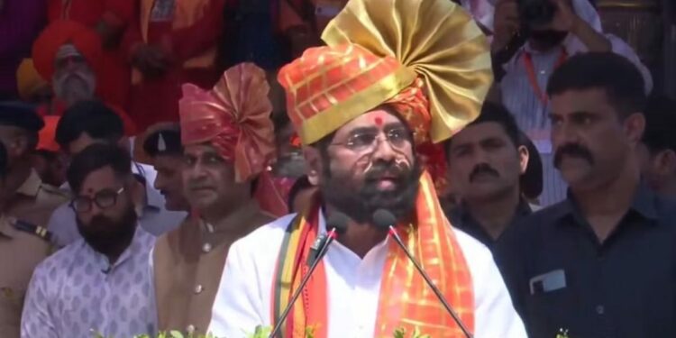 शिवप्रेमींसाठी मोठं गिफ्ट ! मुख्यमंत्र्यांनी रायगडावरुन केल्या या तीन मोठ्या घोषणा