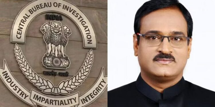 पुण्यातील IAS अधिकारी CBIच्या जाळयात ; 8 लाखाची लाच घेताना पकडलं