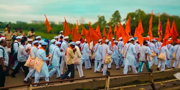 वारकऱ्यांसाठी राज्य सरकारतर्फे विमा संरक्षणाची घोषणा