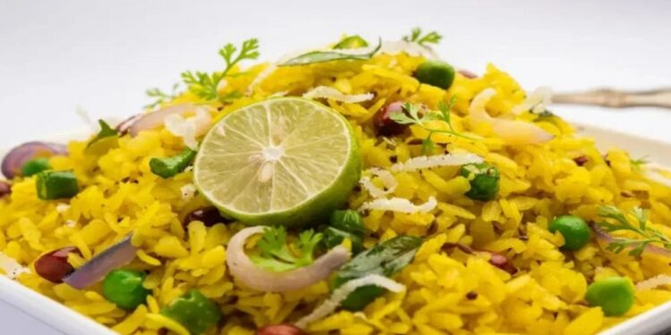 नाष्ट्याचा पोहे खाणे सुरु करा ; फायदे वाचून चकित व्हाल..