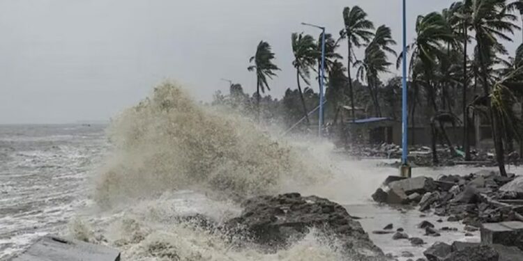 बिपोरजॉय चक्रीवादळाबाबत हवामान खात्याकडून अलर्ट जारी ; या राज्यांना बसणार तडाखा