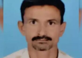 धक्कादायक ! शिरसोलीच्या तरुणाने गावातील स्मशानभूमीत शर्टाच्या सहाय्याने घेतला गळफास